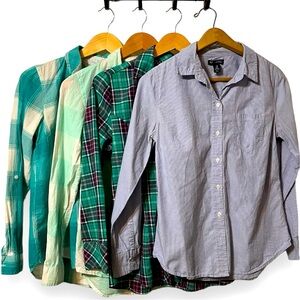 Bundle of Tommy Hilfiger, Gap and Riders by Lee Women’s Button-up shirts.